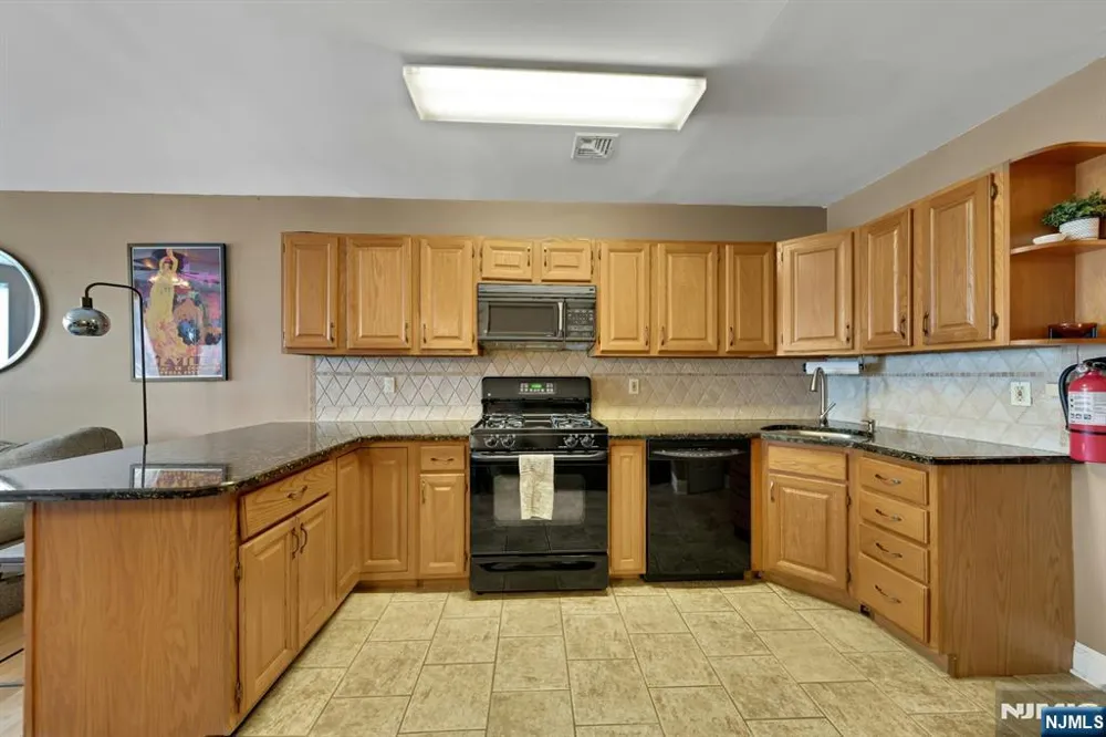 9039 Palisade Avenue 4 North Bergen, NJ 07047