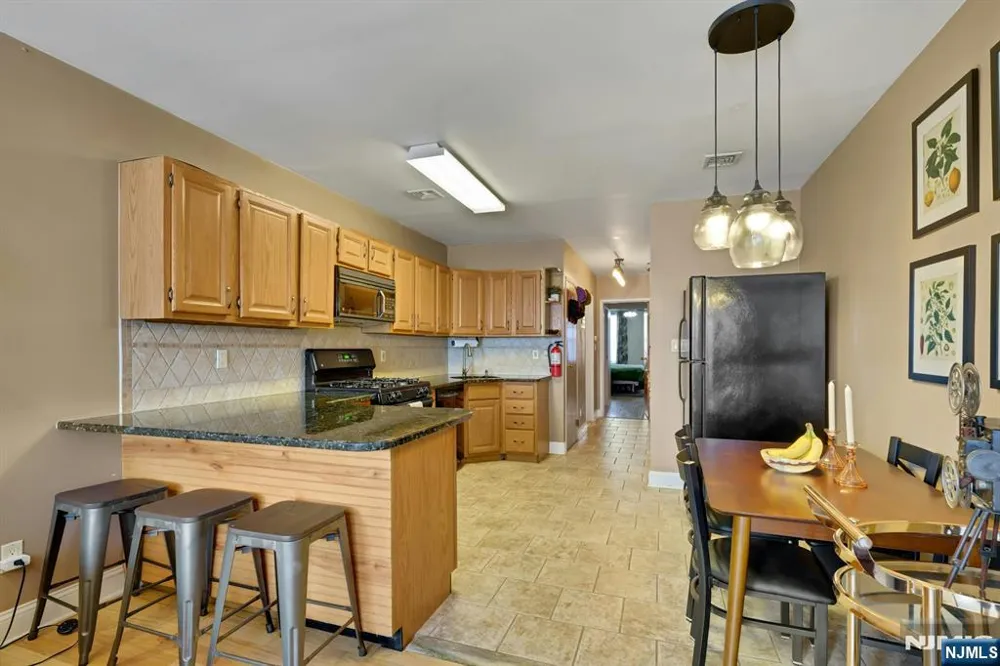 9039 Palisade Avenue 4 North Bergen, NJ 07047