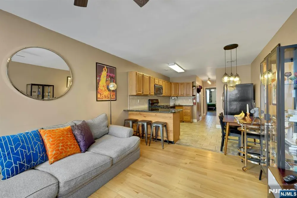 9039 Palisade Avenue 4 North Bergen, NJ 07047