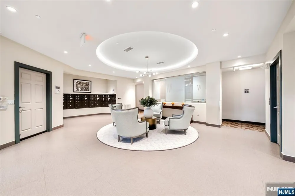 3310 Riverview Avenue 310 Englewood, NJ 07631