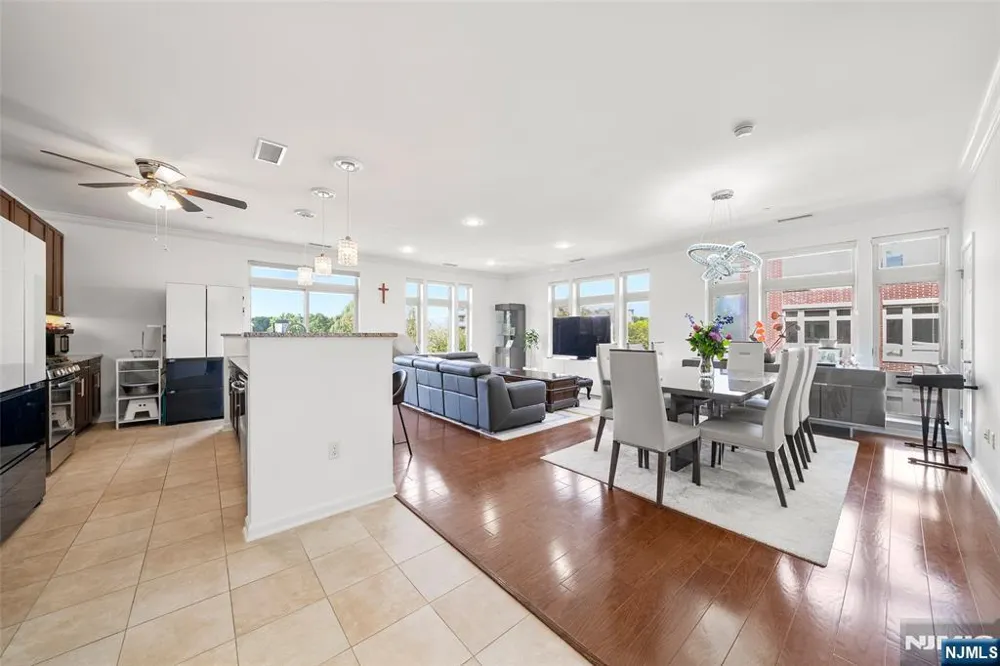3310 Riverview Avenue 310 Englewood, NJ 07631