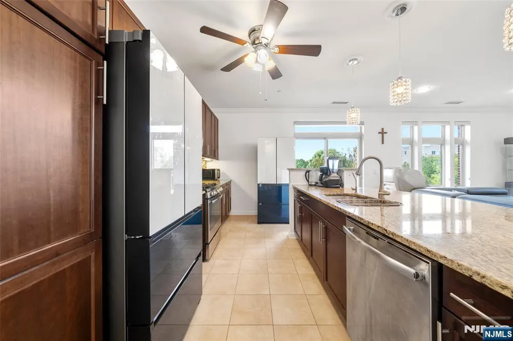 3310 Riverview Avenue 310 Englewood, NJ 07631