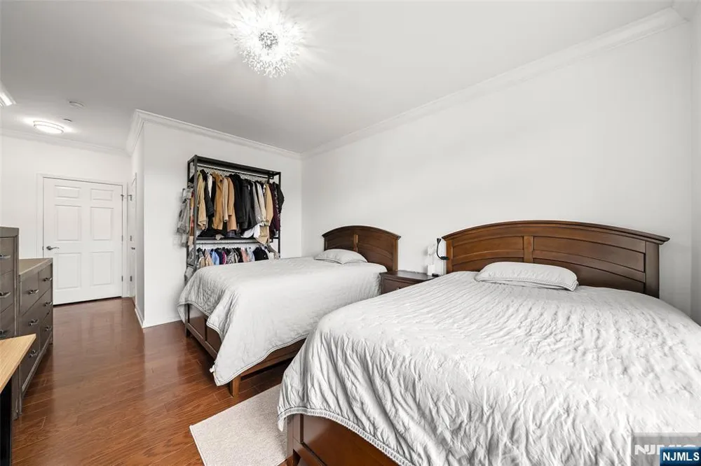 3310 Riverview Avenue 310 Englewood, NJ 07631