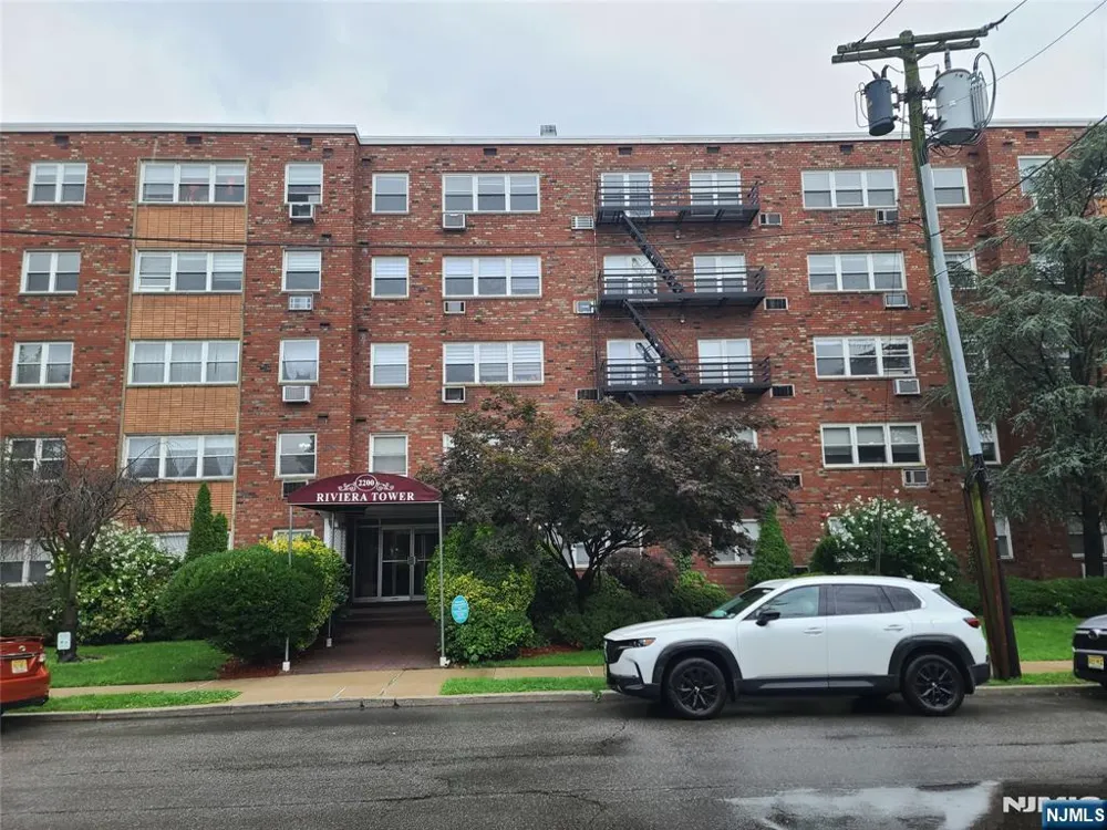 2200 Center Avenue E6 Fort Lee, NJ 07024
