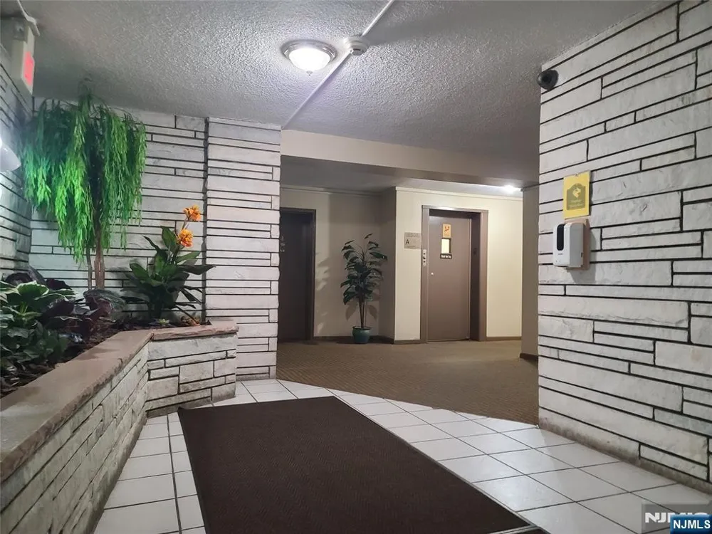 2200 Center Avenue E6 Fort Lee, NJ 07024