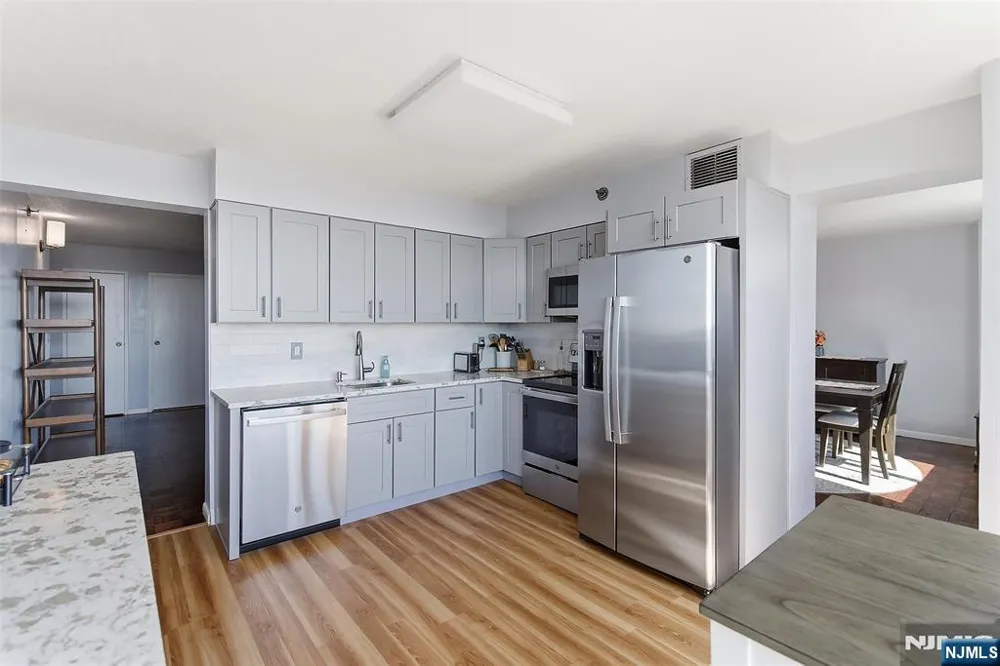 326 Prospect Avenue 11E Hackensack, NJ 07601