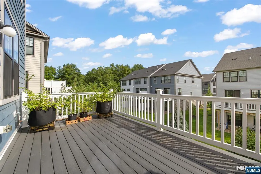8 Driftway Lane 56 Montvale, NJ 07645