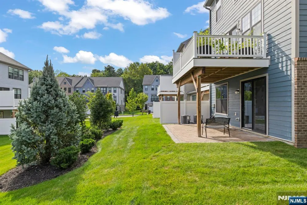 8 Driftway Lane 56 Montvale, NJ 07645