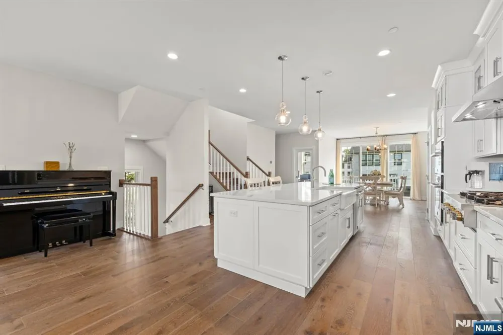 8 Driftway Lane 56 Montvale, NJ 07645