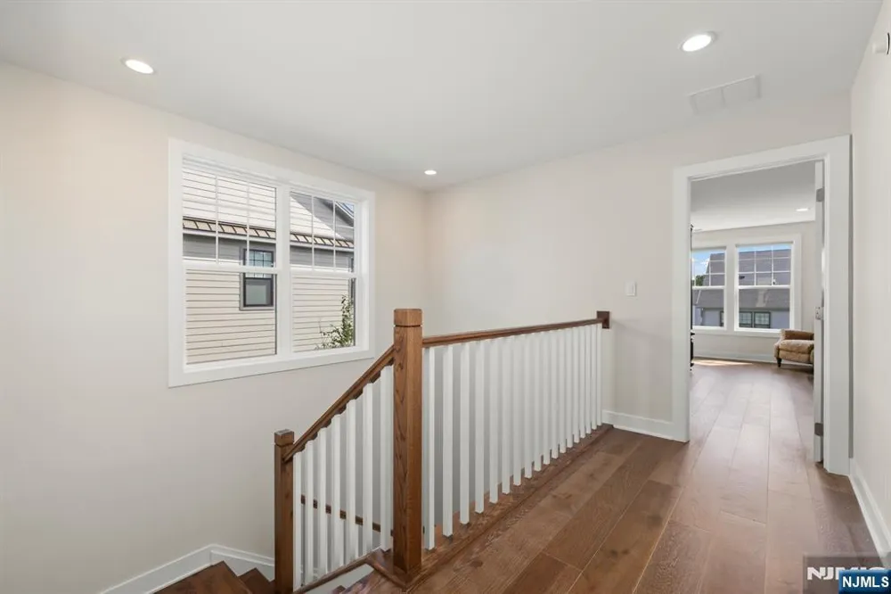 8 Driftway Lane 56 Montvale, NJ 07645