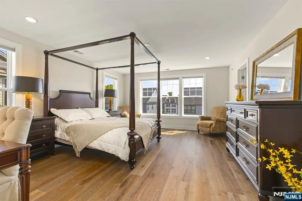 8 Driftway Lane 56 Montvale, NJ 07645