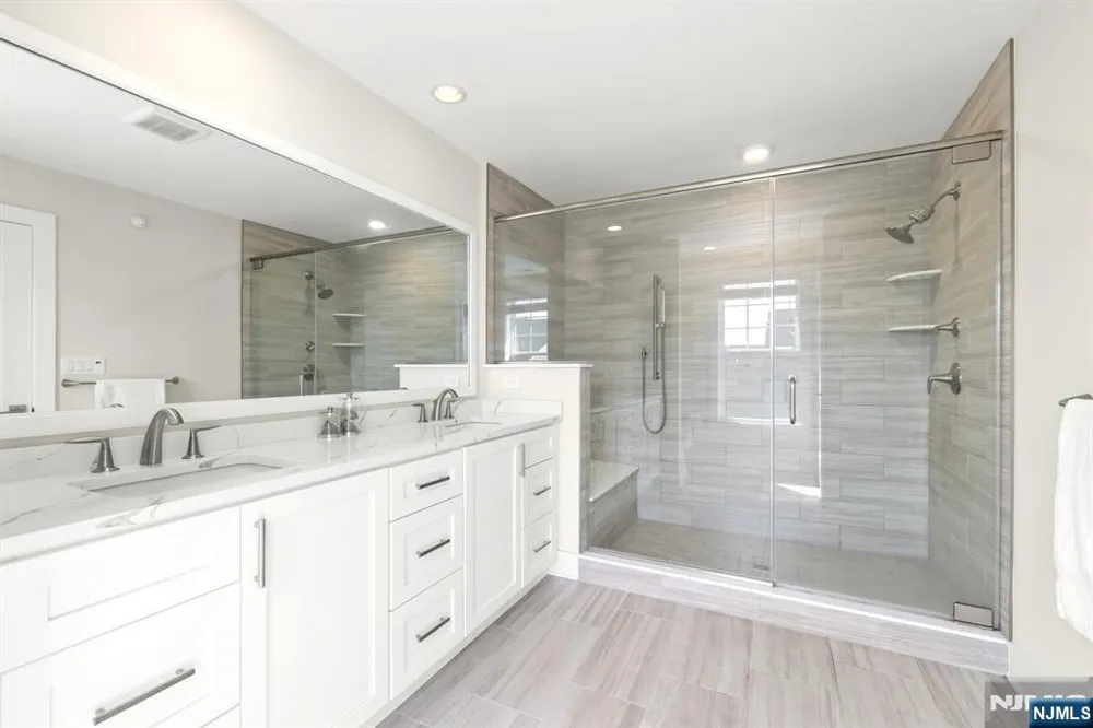8 Driftway Lane 56 Montvale, NJ 07645