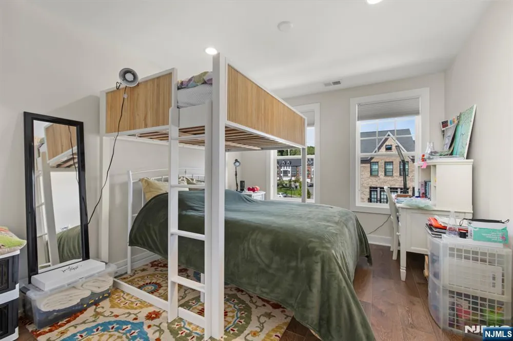 8 Driftway Lane 56 Montvale, NJ 07645