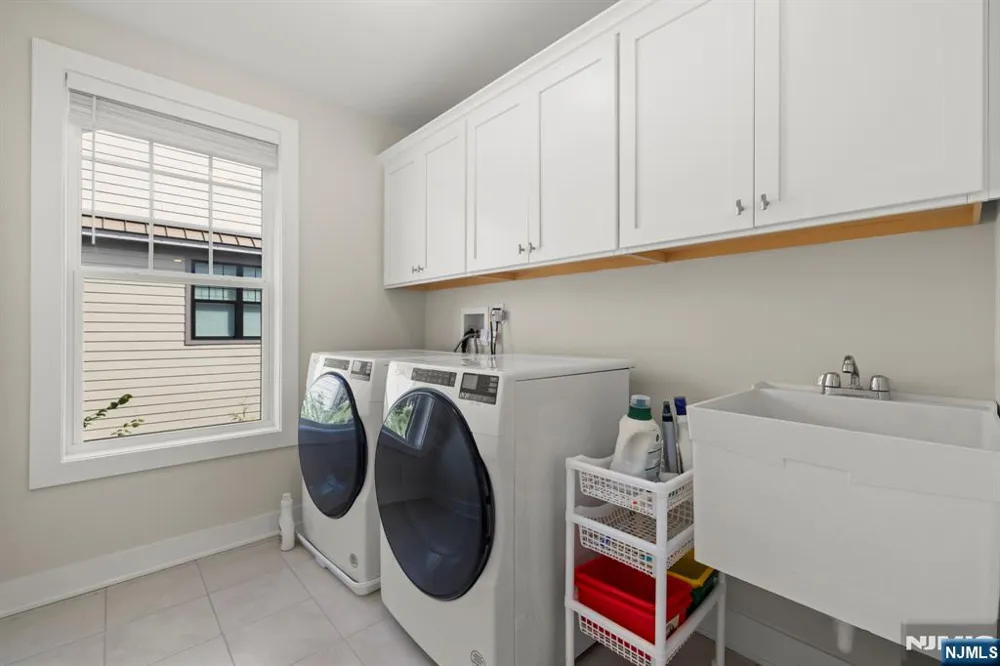 8 Driftway Lane 56 Montvale, NJ 07645