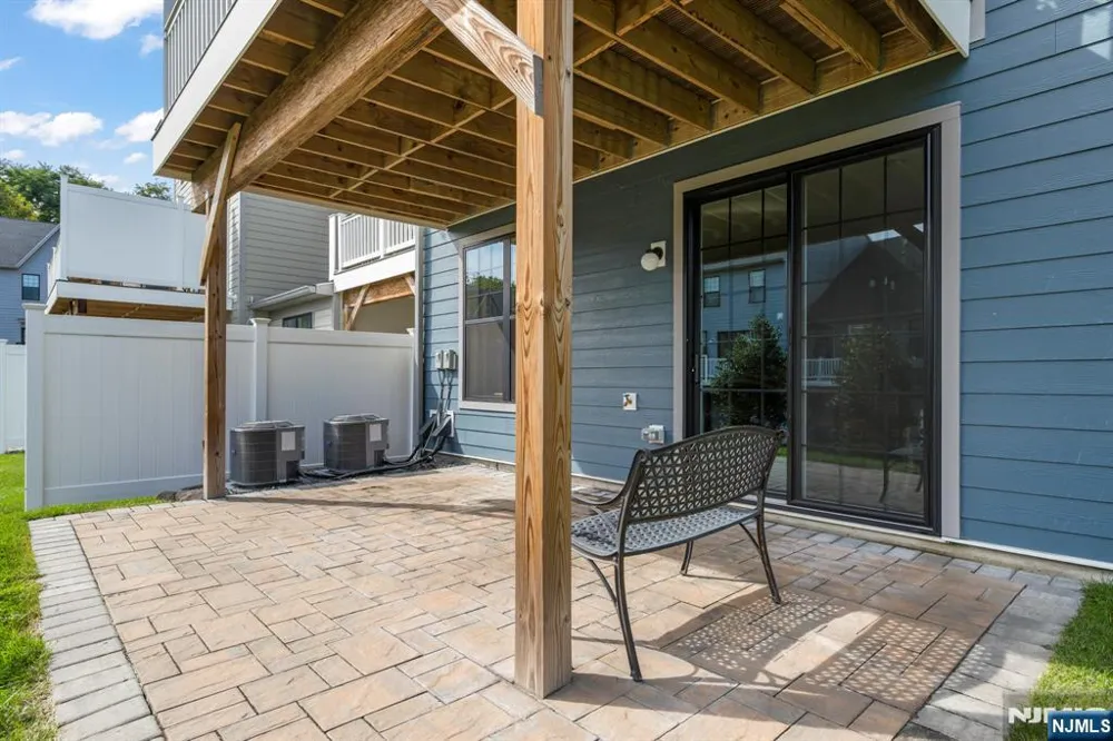 8 Driftway Lane 56 Montvale, NJ 07645