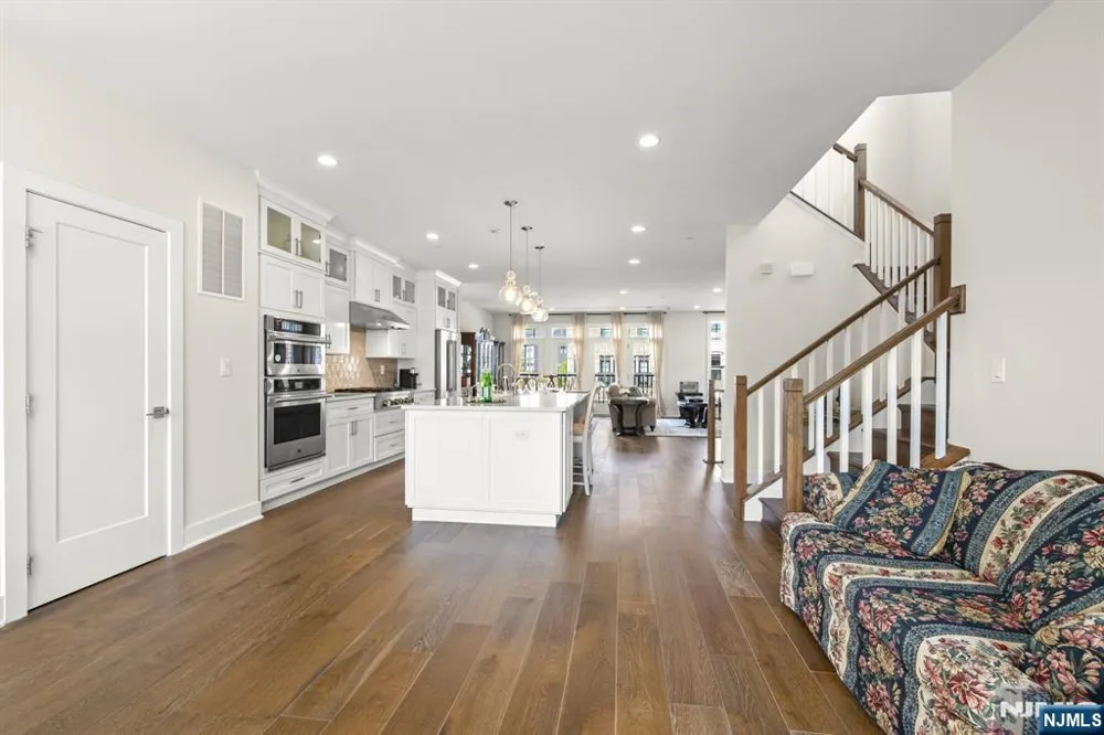 8 Driftway Lane 56 Montvale, NJ 07645