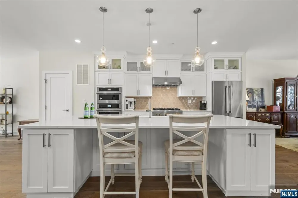 8 Driftway Lane 56 Montvale, NJ 07645