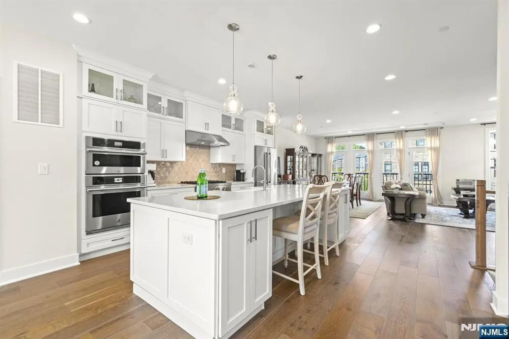8 Driftway Lane 56 Montvale, NJ 07645