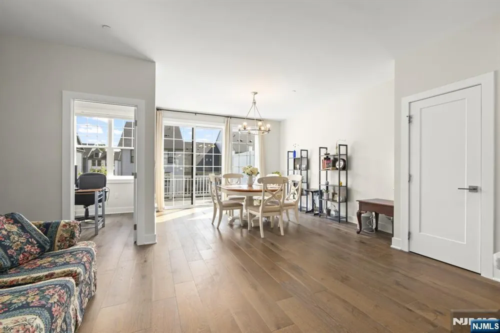 8 Driftway Lane 56 Montvale, NJ 07645