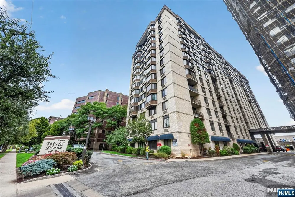 326 Prospect Avenue 9J Hackensack, NJ 07601