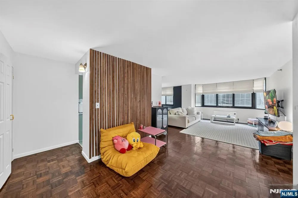 326 Prospect Avenue 9J Hackensack, NJ 07601