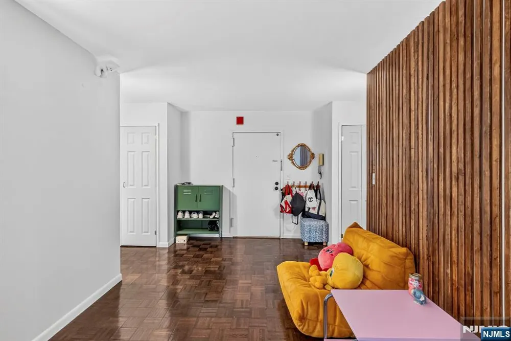 326 Prospect Avenue 9J Hackensack, NJ 07601