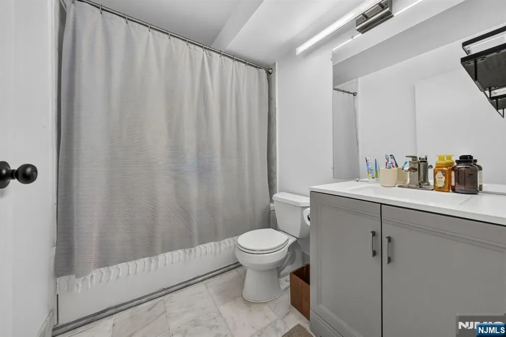 326 Prospect Avenue 9J Hackensack, NJ 07601