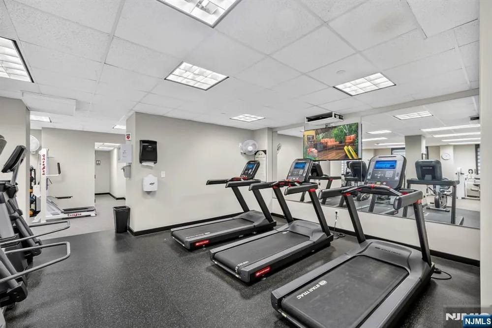 326 Prospect Avenue 9J Hackensack, NJ 07601