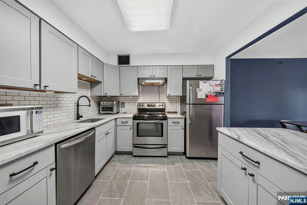 326 Prospect Avenue 9J Hackensack, NJ 07601