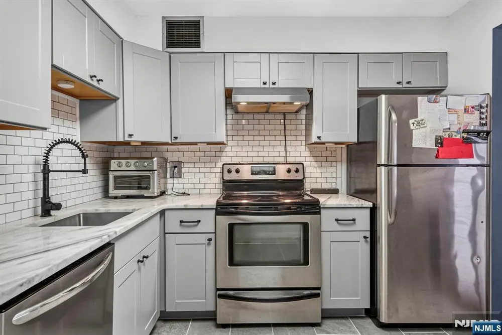 326 Prospect Avenue 9J Hackensack, NJ 07601