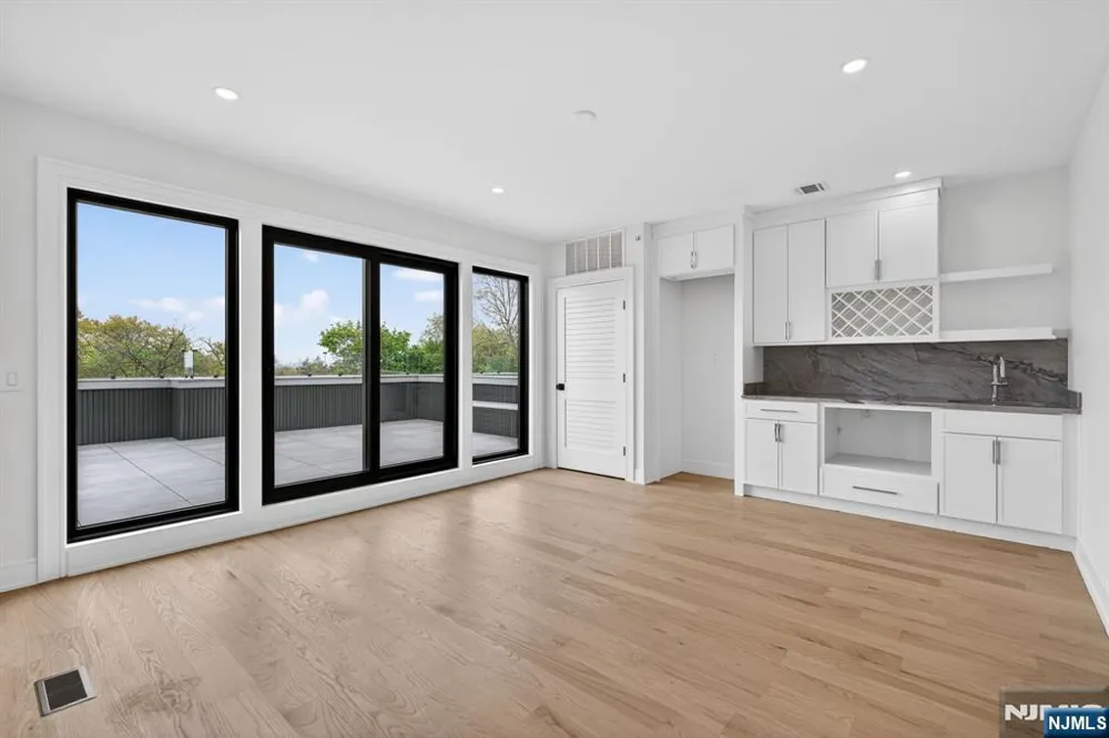 522 Valley Road 3 Clifton, NJ 07013