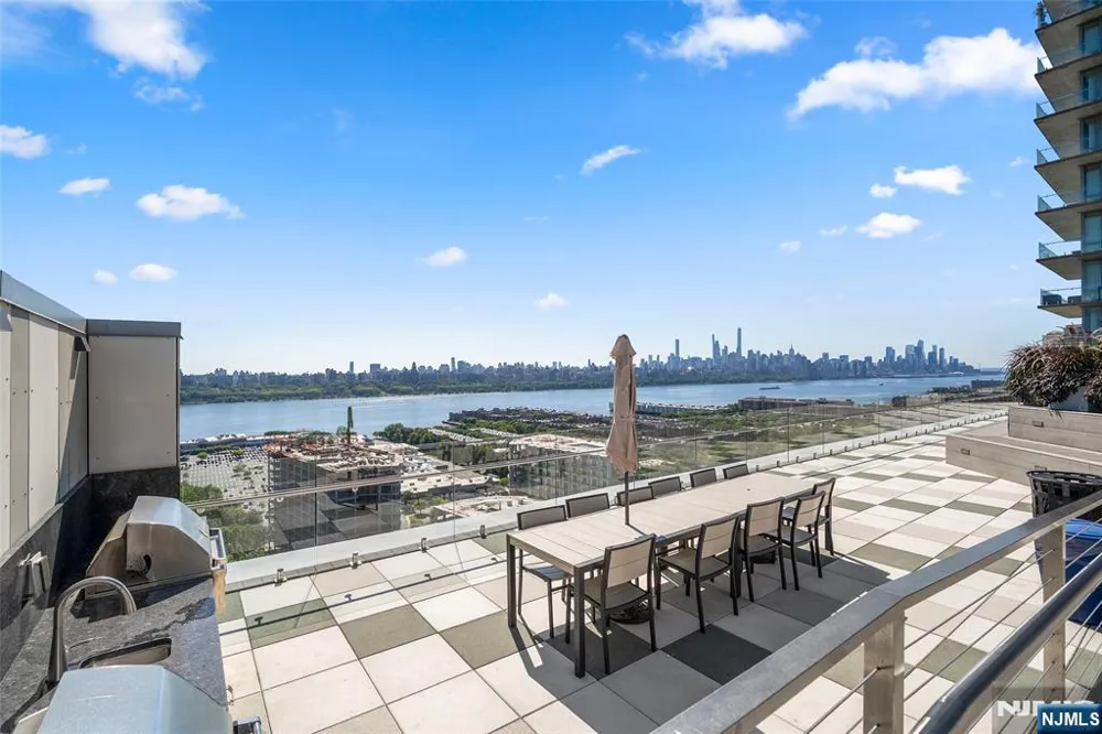 320 Adolphus 914 Cliffside Park, NJ 07010