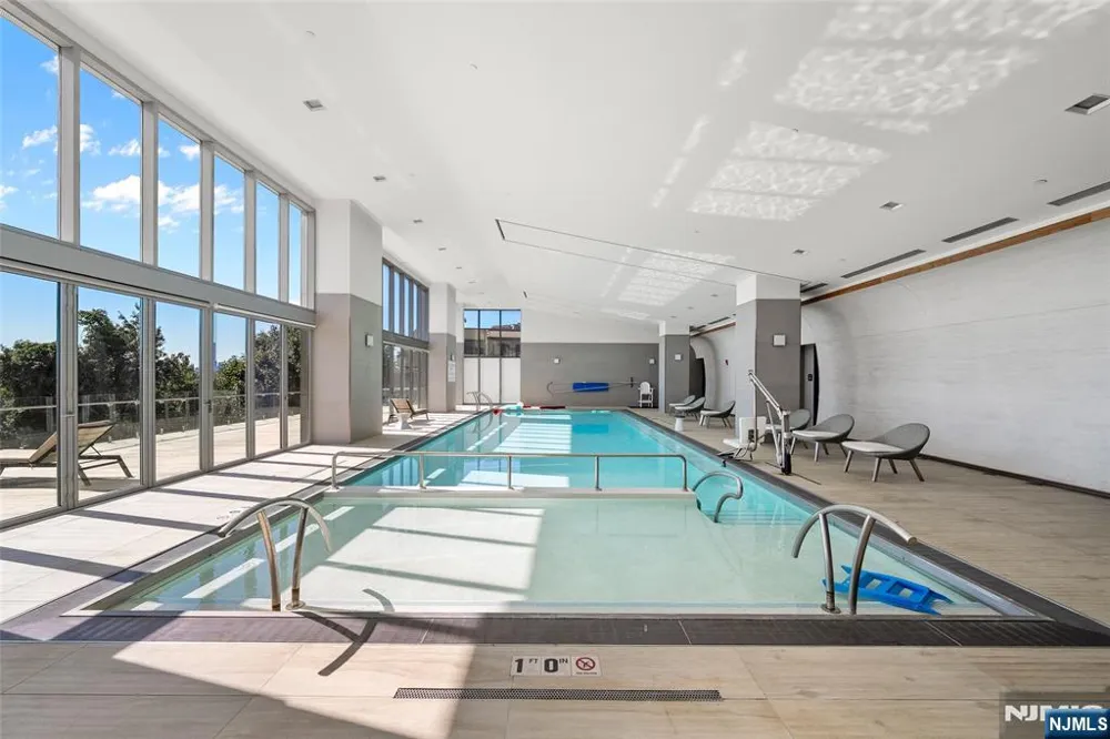 320 Adolphus 914 Cliffside Park, NJ 07010