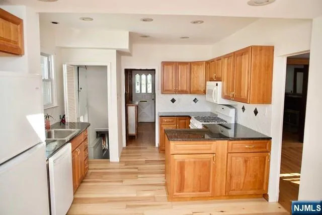 440 Palmer Avenue Teaneck, NJ 07666