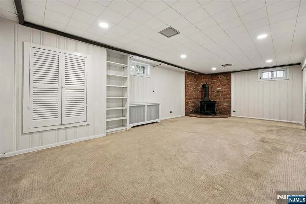 383 Closter Dock Road Closter, NJ 07624