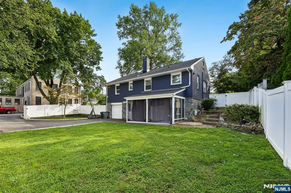 383 Closter Dock Road Closter, NJ 07624