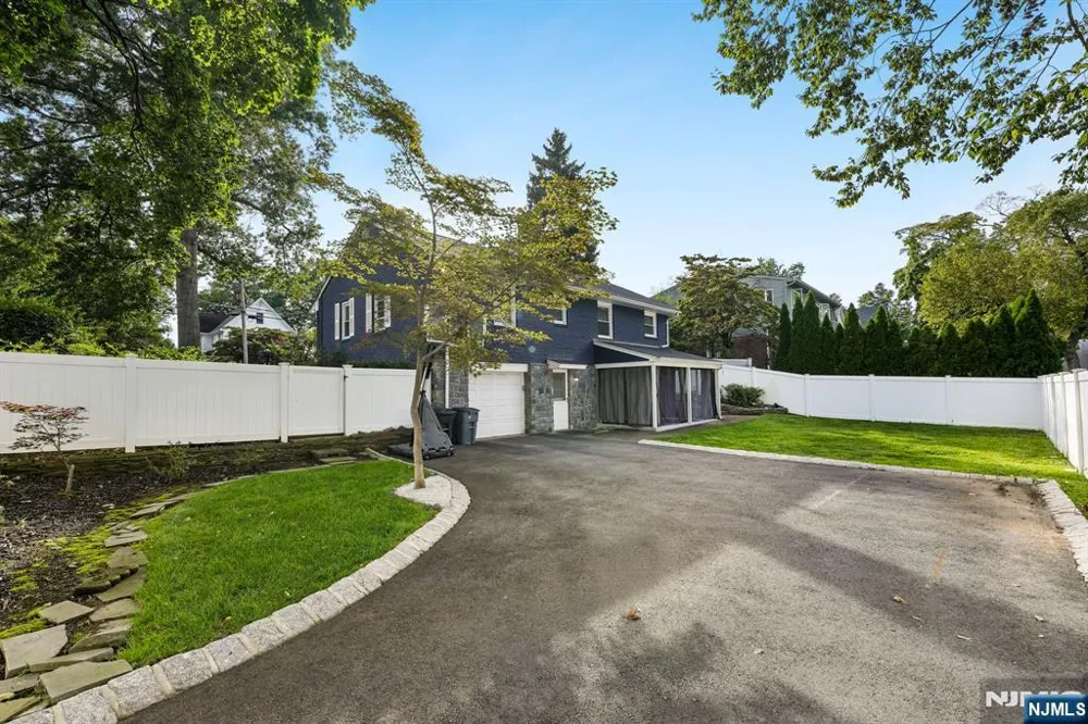 383 Closter Dock Road Closter, NJ 07624