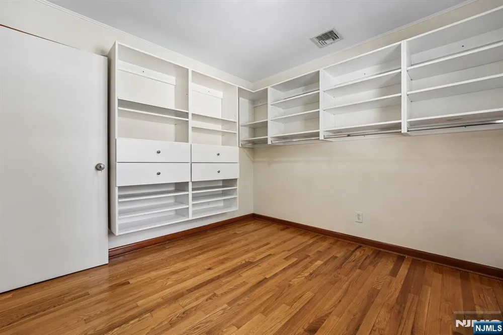 383 Closter Dock Road Closter, NJ 07624
