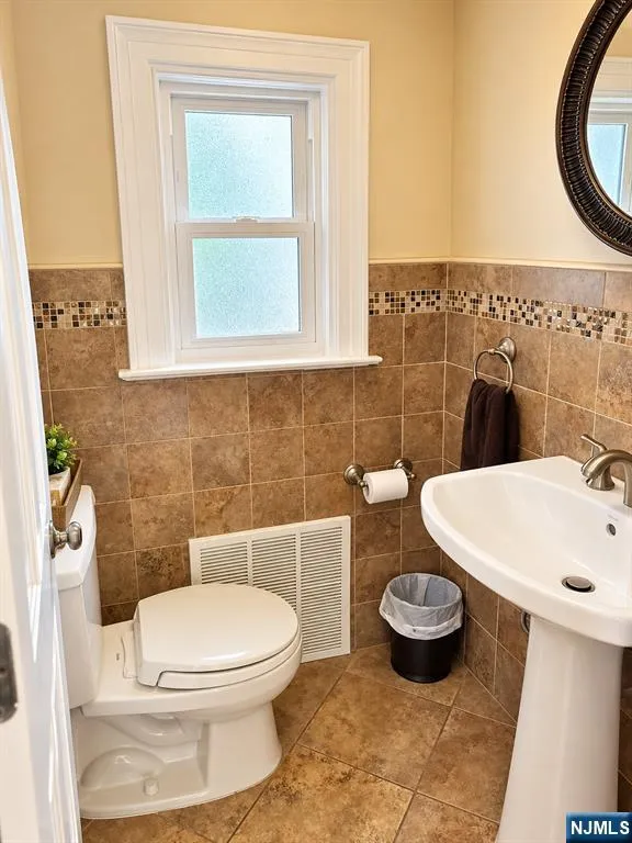 394 Churchill Road Teaneck, NJ 07666