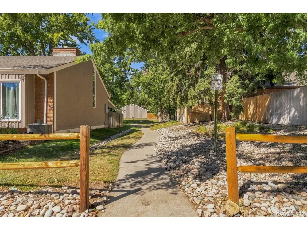 2893 S Oakland Circle E Aurora, CO 80014