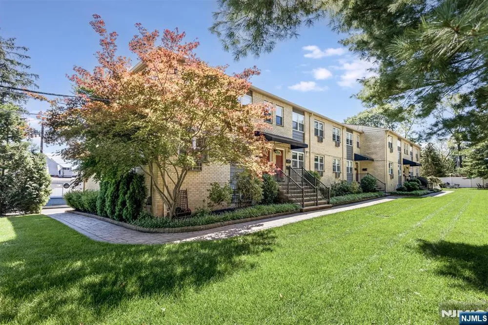 7 Van Vleck Montclair, NJ 07042