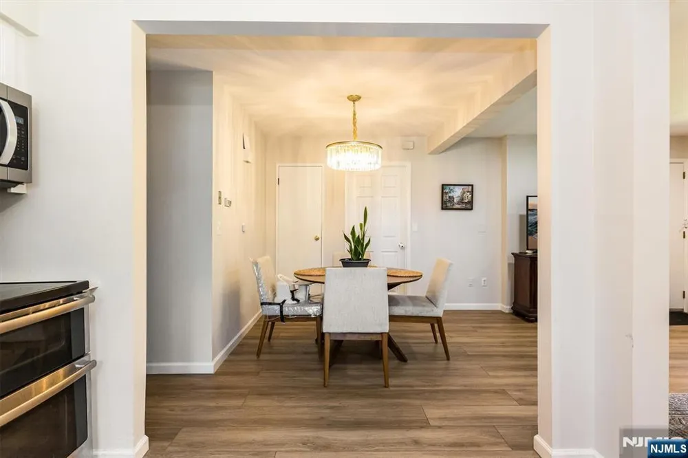 7 Van Vleck Montclair, NJ 07042