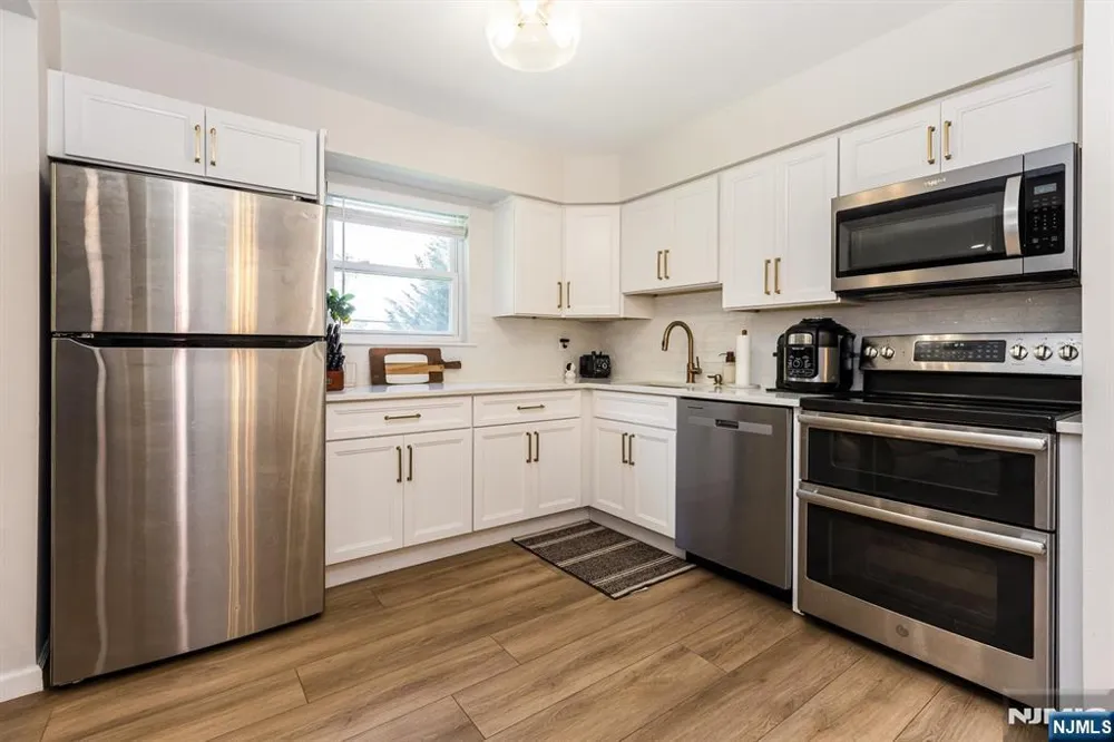 7 Van Vleck Montclair, NJ 07042
