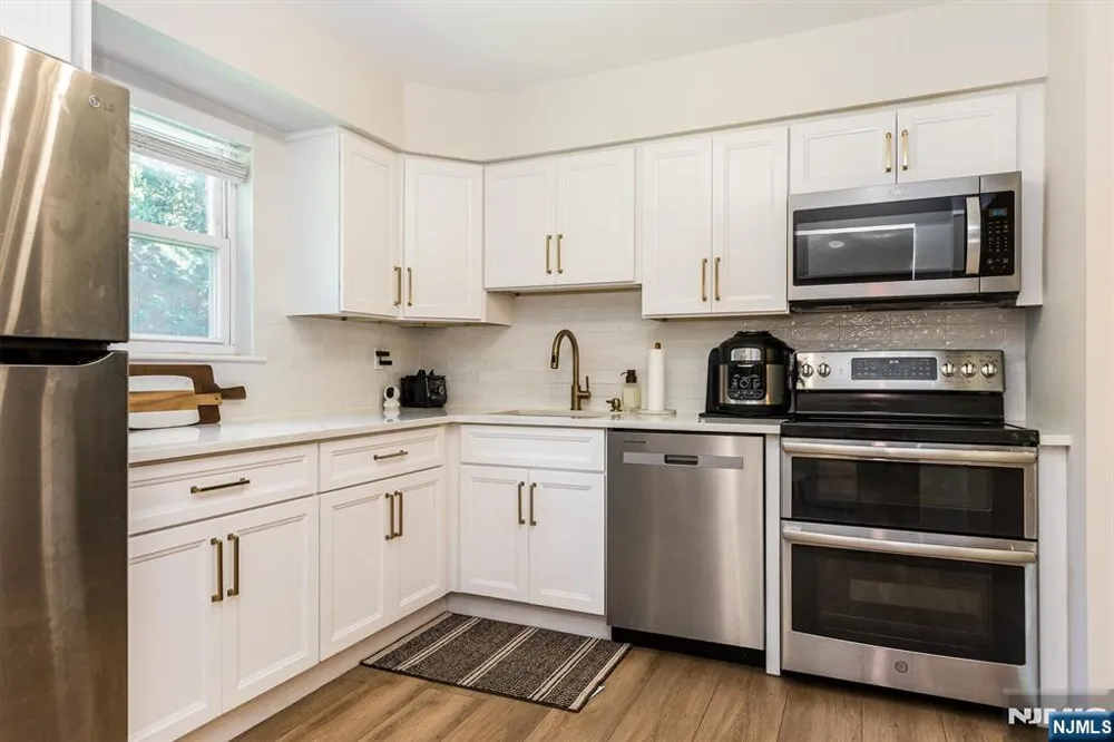7 Van Vleck Montclair, NJ 07042