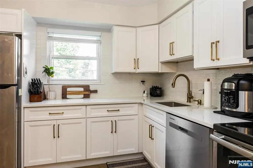 7 Van Vleck Montclair, NJ 07042