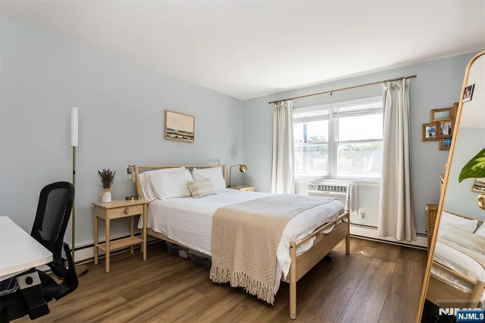 7 Van Vleck Montclair, NJ 07042