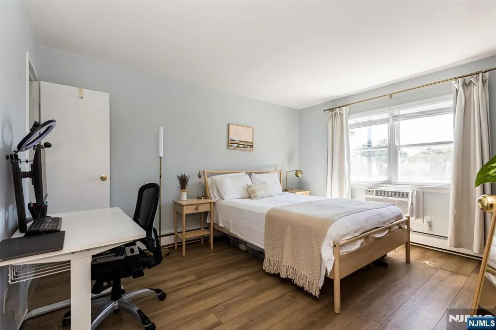 7 Van Vleck Montclair, NJ 07042