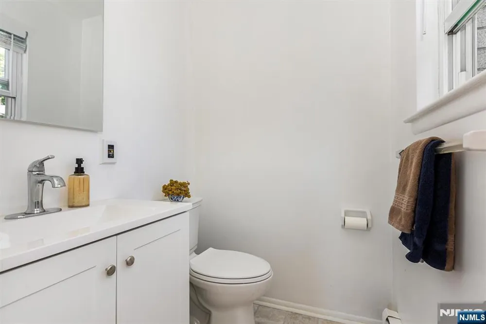 7 Van Vleck Montclair, NJ 07042