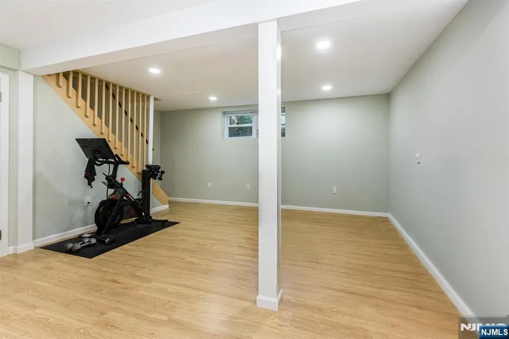 7 Van Vleck Montclair, NJ 07042