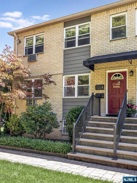 7 Van Vleck Montclair, NJ 07042